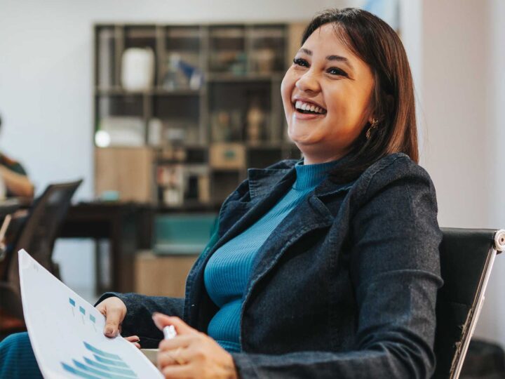 Woman discussing ways for employers to improve mental health in the workplace