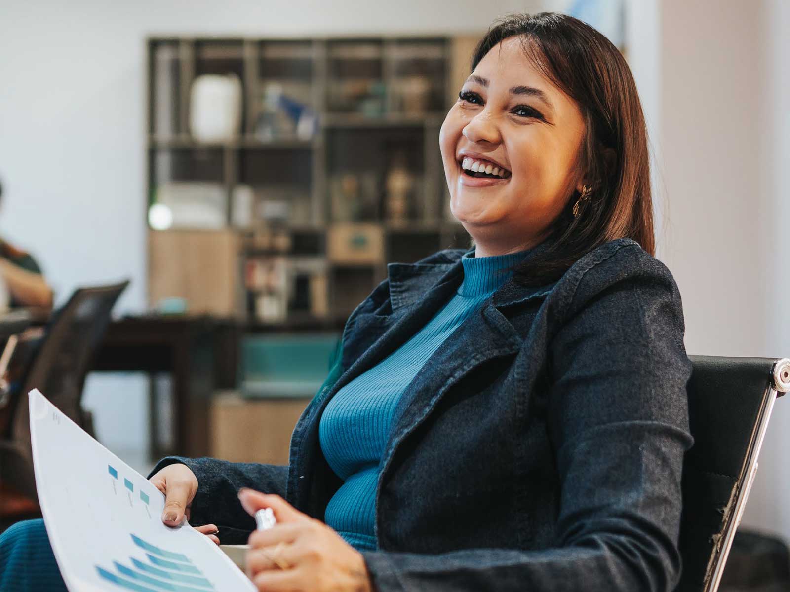 Woman discussing ways for employers to improve mental health in the workplace